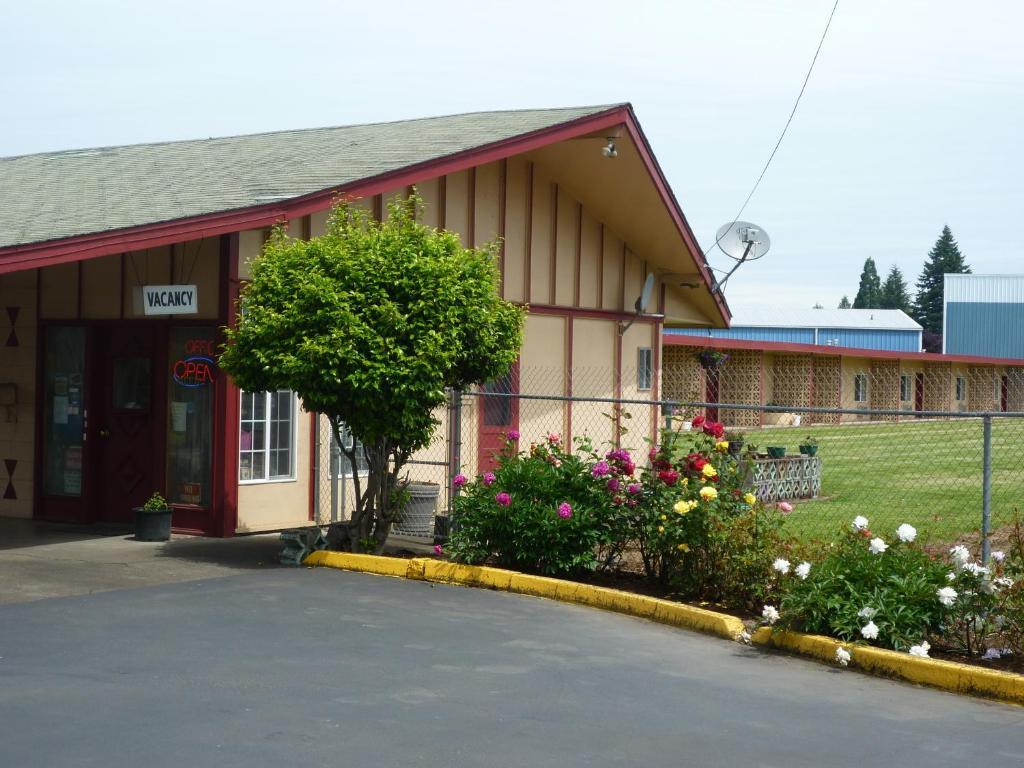 Budget Inn Motel 우드번 외부 사진