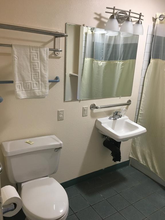 Budget Inn Motel 우드번 외부 사진