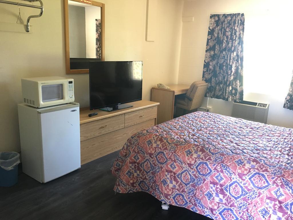 Budget Inn Motel 우드번 외부 사진
