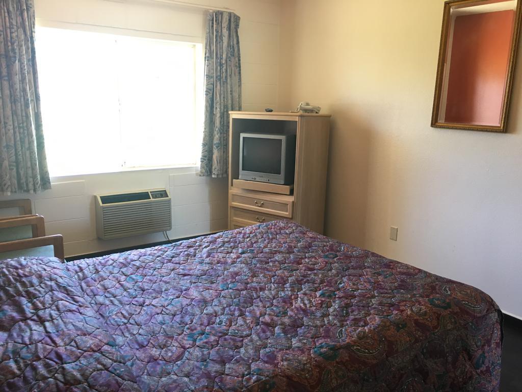 Budget Inn Motel 우드번 외부 사진