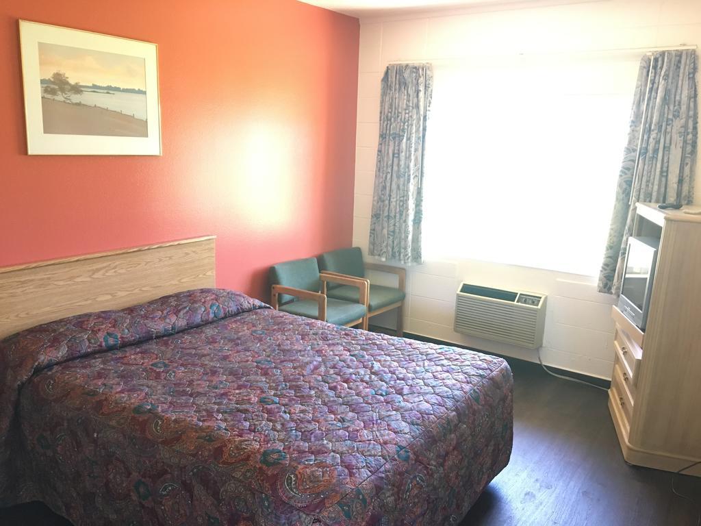 Budget Inn Motel 우드번 외부 사진