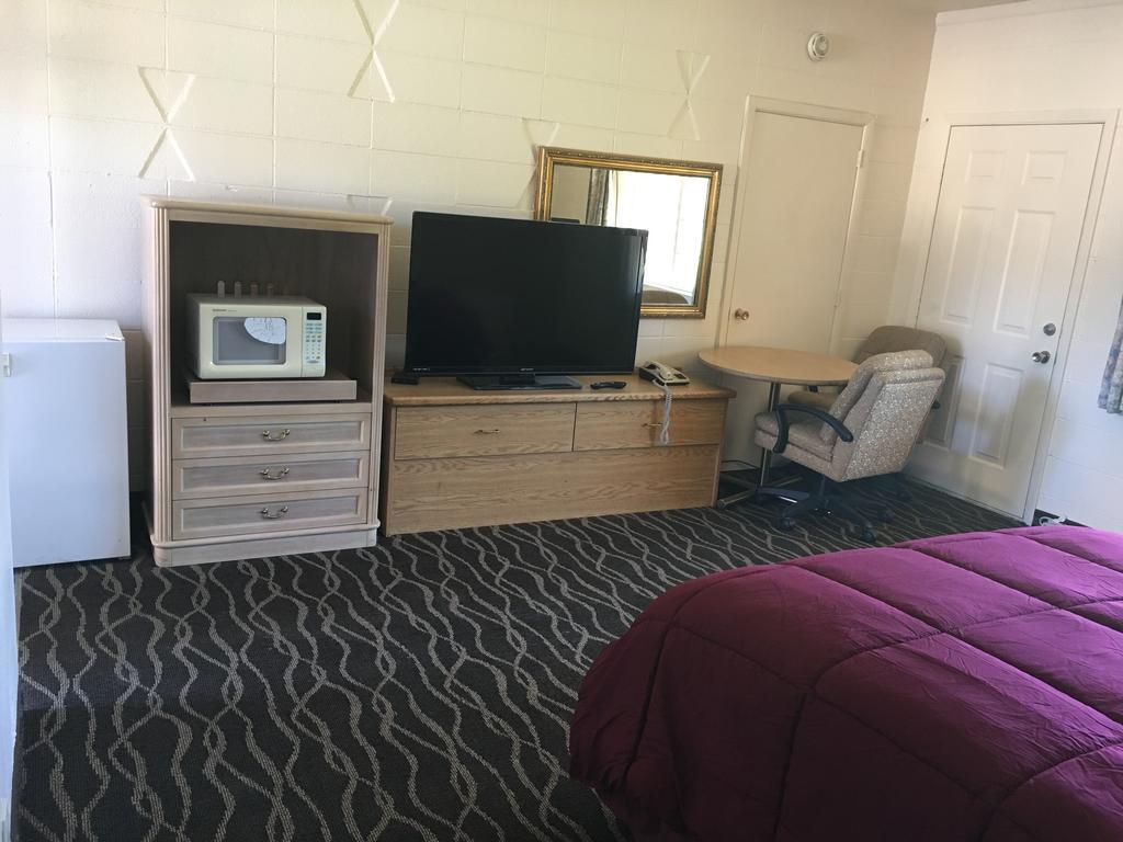 Budget Inn Motel 우드번 외부 사진
