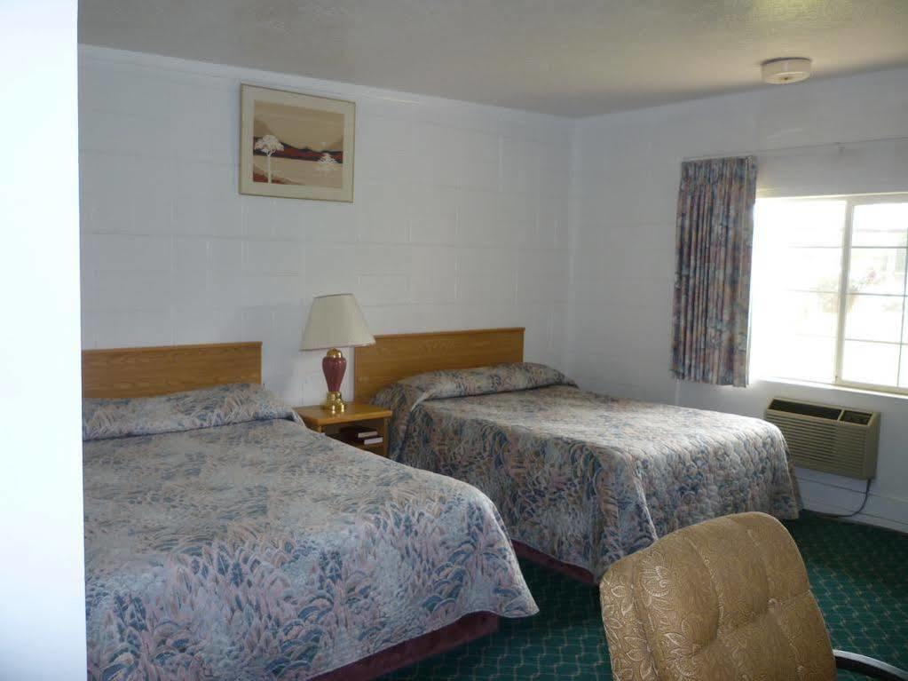 Budget Inn Motel 우드번 외부 사진