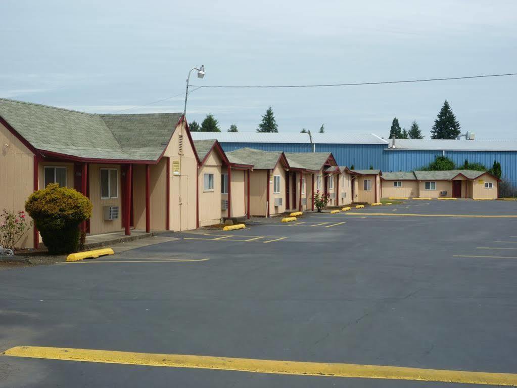 Budget Inn Motel 우드번 외부 사진