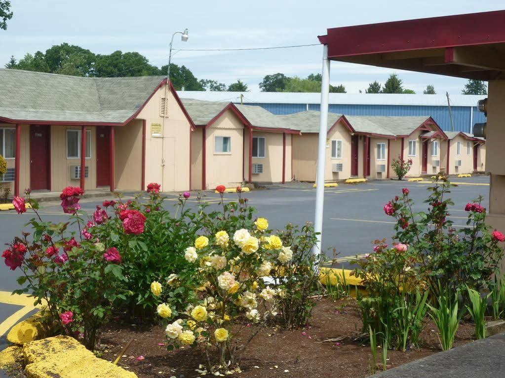 Budget Inn Motel 우드번 외부 사진