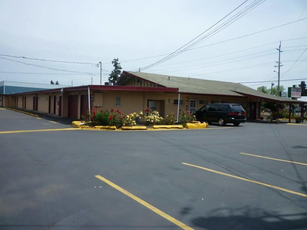Budget Inn Motel 우드번 외부 사진
